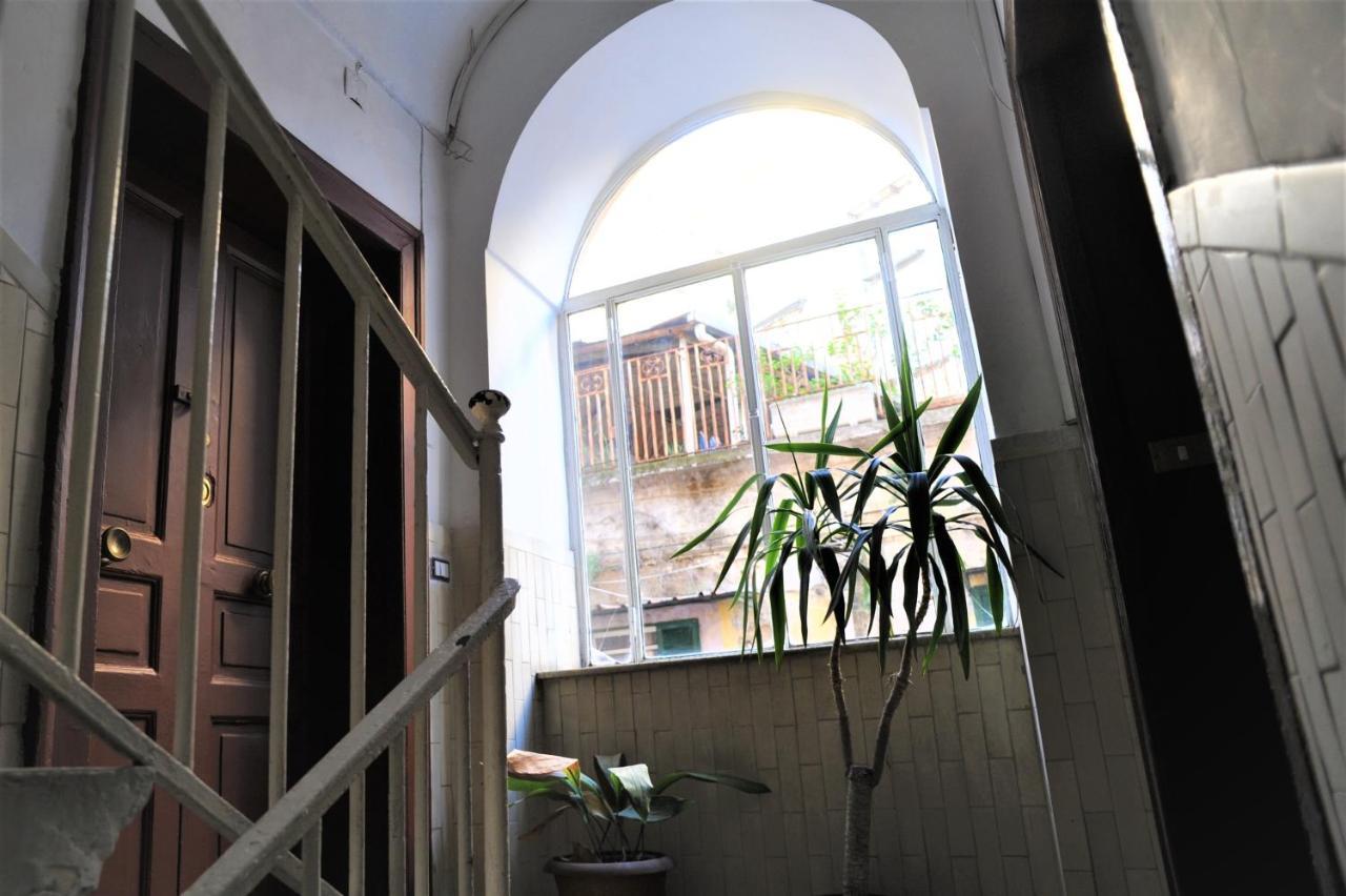 Bed and Breakfast A Due Passi Dal Museo à Naples Extérieur photo