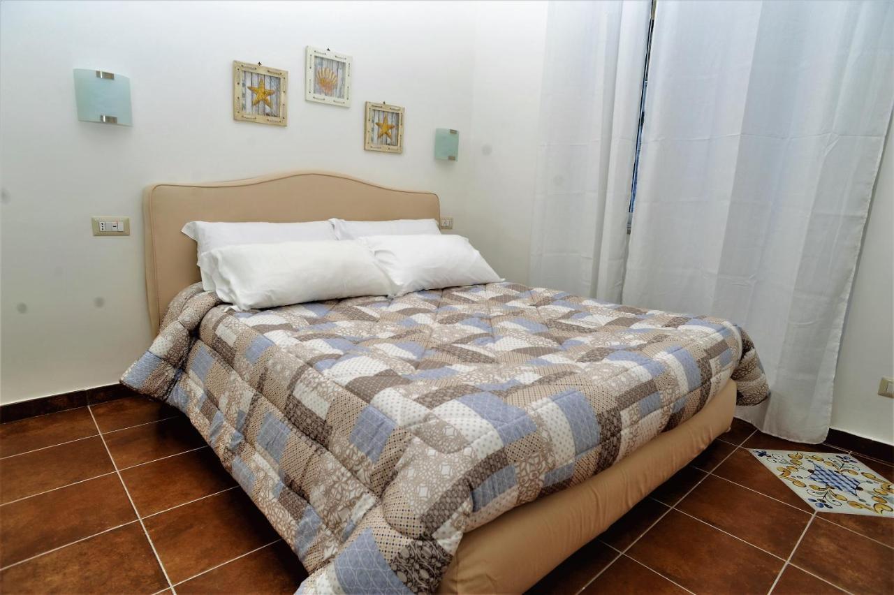 Bed and Breakfast A Due Passi Dal Museo à Naples Extérieur photo