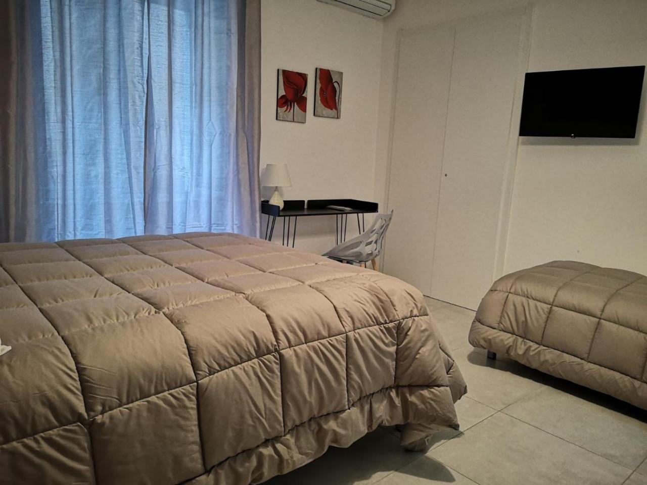 Bed and Breakfast A Due Passi Dal Museo à Naples Extérieur photo