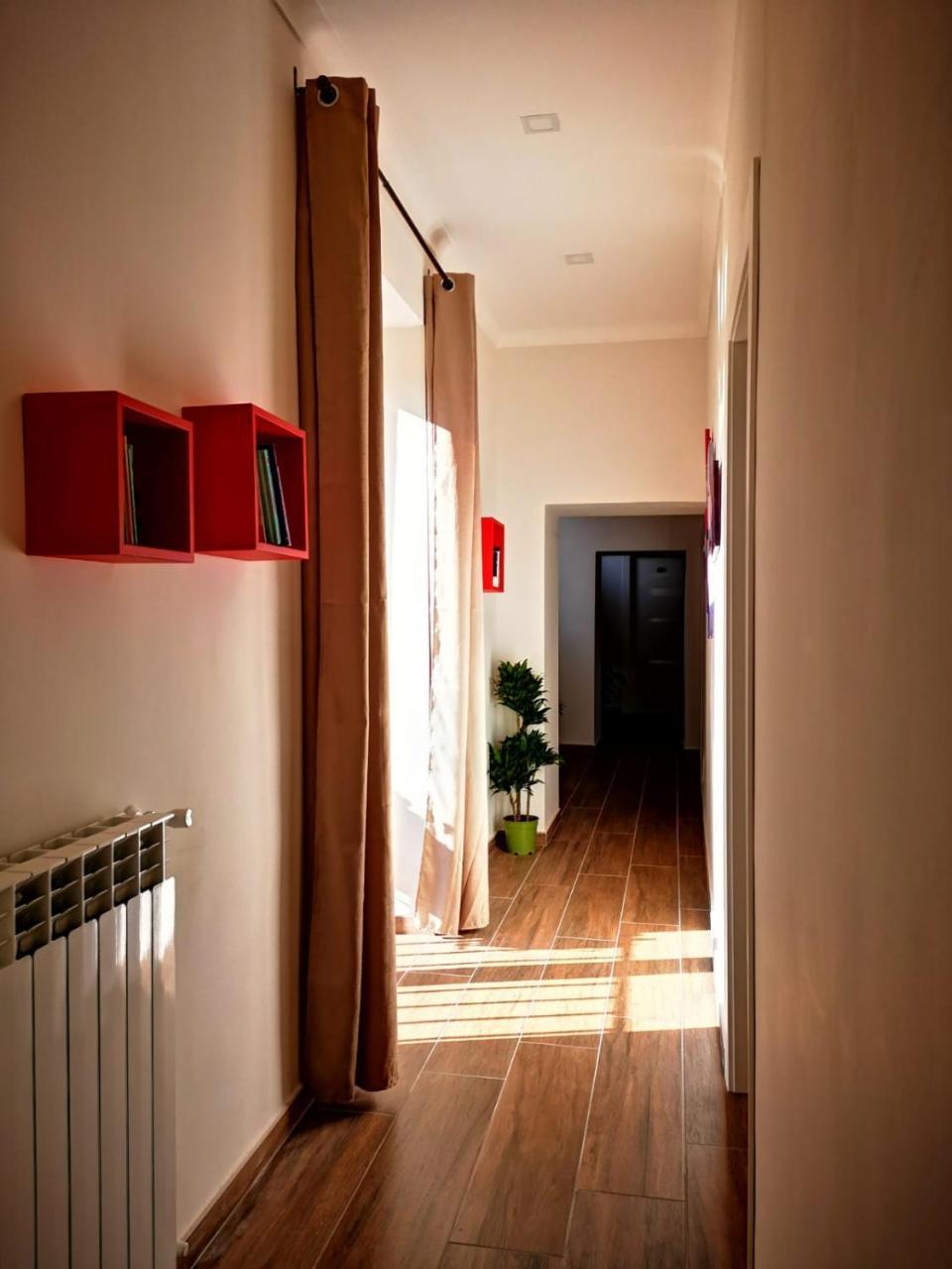 Bed and Breakfast A Due Passi Dal Museo à Naples Extérieur photo