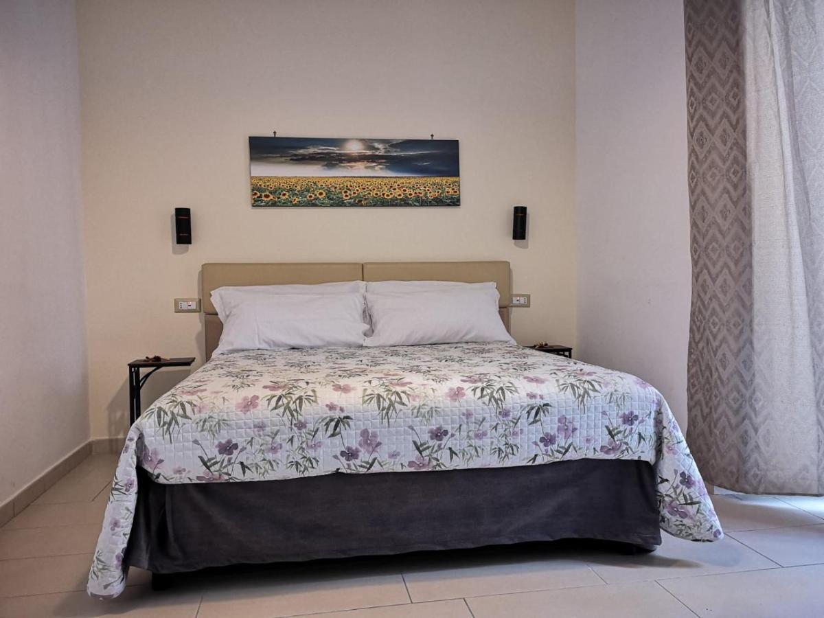 Bed and Breakfast A Due Passi Dal Museo à Naples Extérieur photo