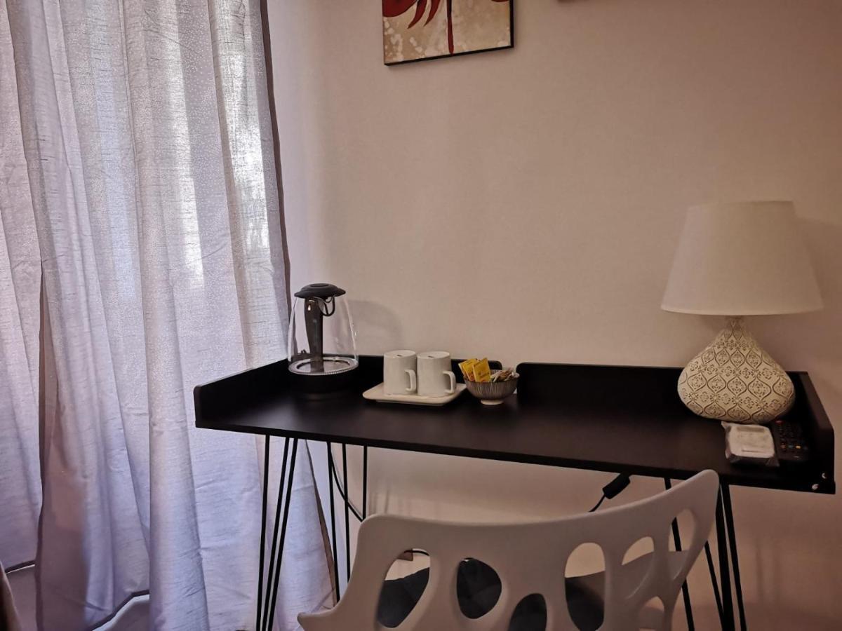 Bed and Breakfast A Due Passi Dal Museo à Naples Extérieur photo